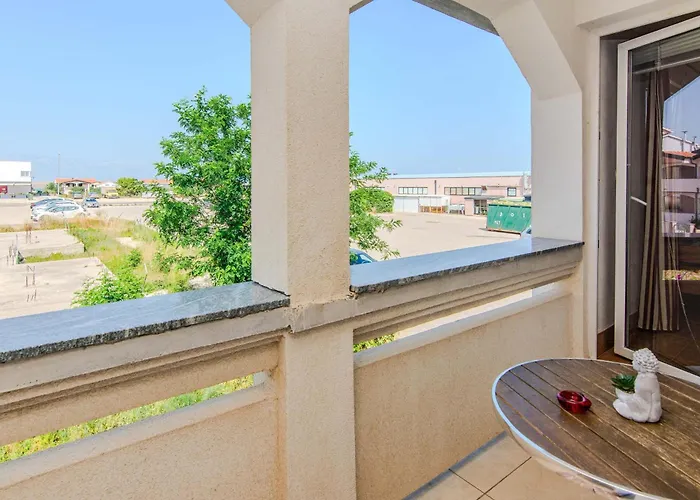 With Parking Space - 24740 Apartman